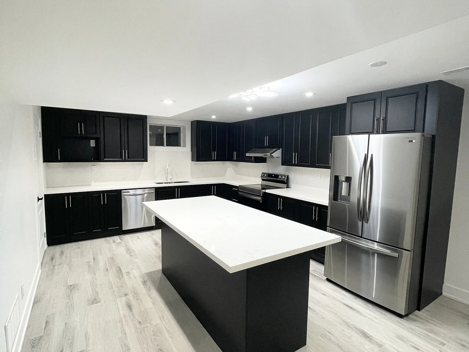 2 bed, $2,000 — Photo 2
