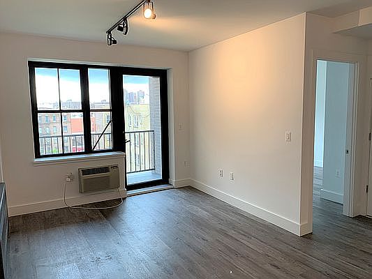 4th image of 11 Cooper St #5B