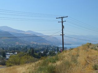 25251 Green Tree Rd, Chelan, WA 98816