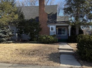 925 Prospect St, Elgin, IL 60120