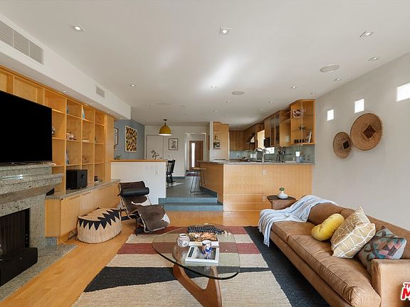 5th image of 11925 Mayfield Ave APT 2
