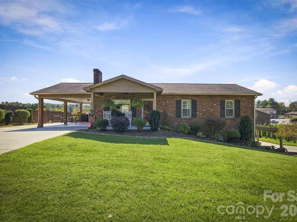 343 Spruce Ave, Hudson, NC 28638