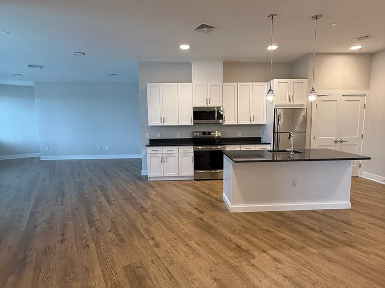 216 S Division St #106 — Photo 1