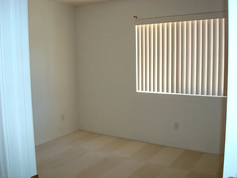 325 Muscat Dr — Photo 14