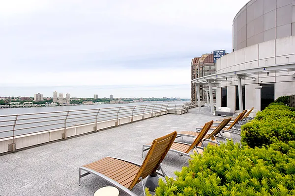 Sold by Luiman Real Estate | media 22