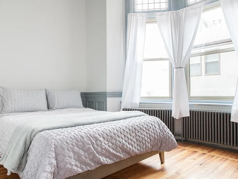 2031 Chestnut St #2R — Photo 6