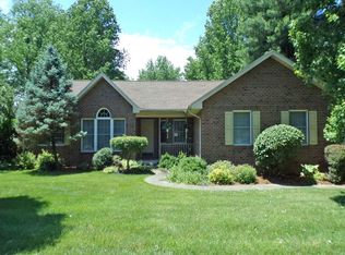 806 N Quail Ridge Cir, Vincennes, IN 47591