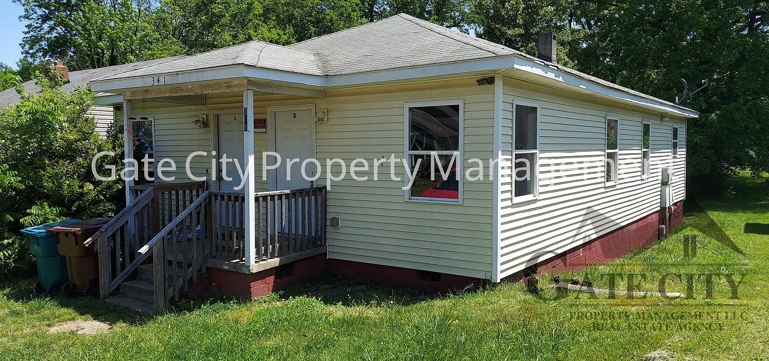 2 bed, $750 — Photo 1