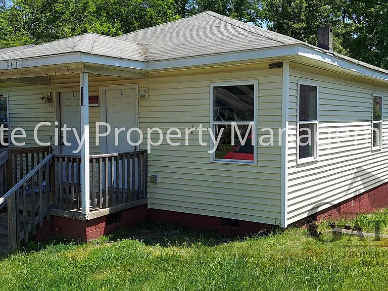 341 Ennis St #B — Photo 1