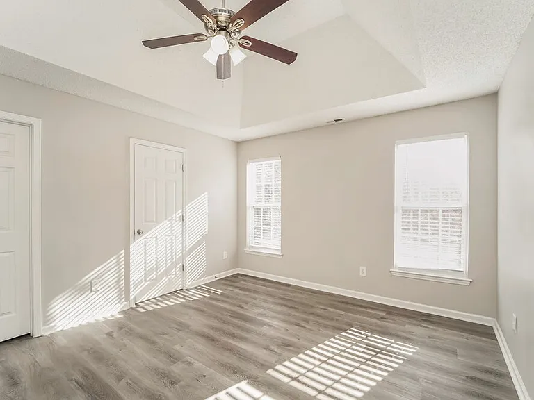 297 Patrick Ave SW — Photo 12
