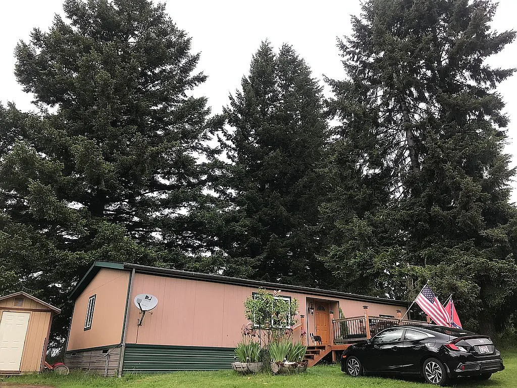 105 Kelly Rd photo 1