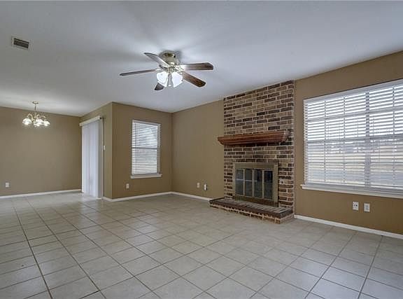 4th image of 2831 Wilcrest Dr