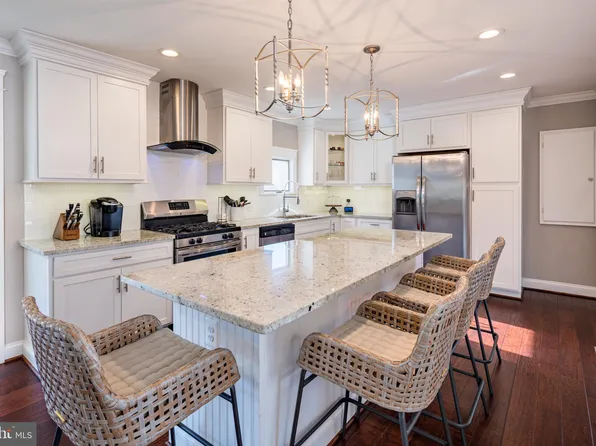 8911 Hinton Ave, Sparrows Point, MD 21219