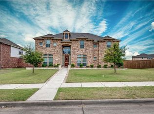 1612 Strayhorn Dr, Desoto, TX 75115