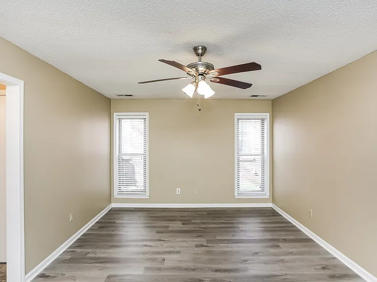 8123 Cairn Dr — Photo 12