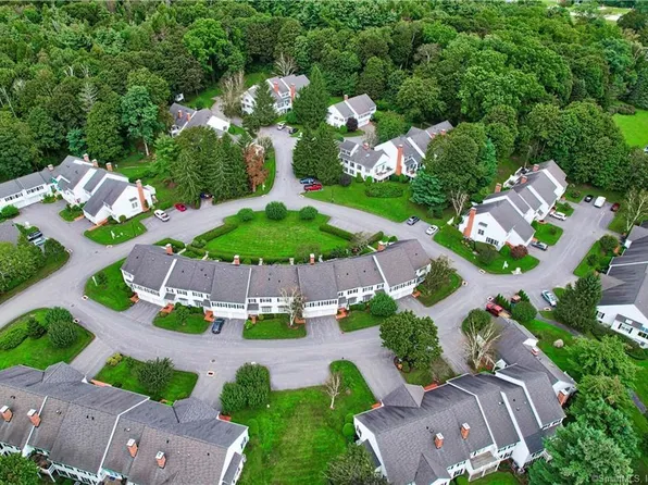 10 Emerson Court #10, Litchfield, CT 06759