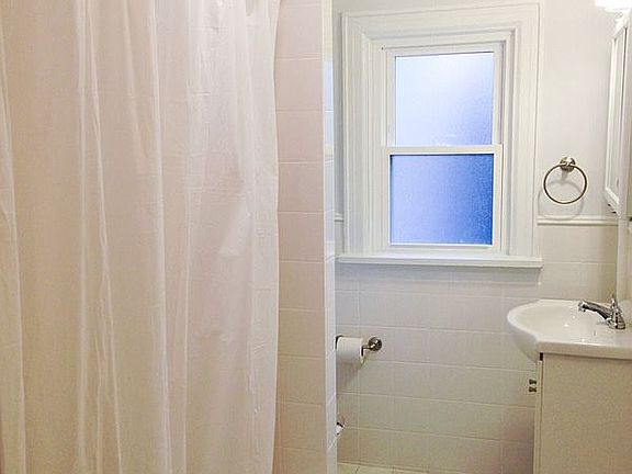3rd image of 711 6th Ave #1