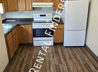 12 Cottage Row APT 11, Marinette, WI 54143