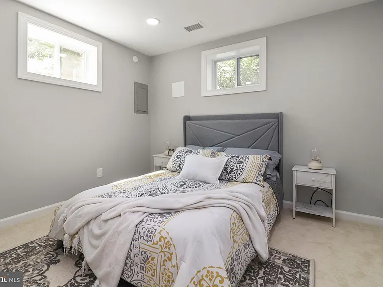 6621 Hallwood Ave — Photo 48