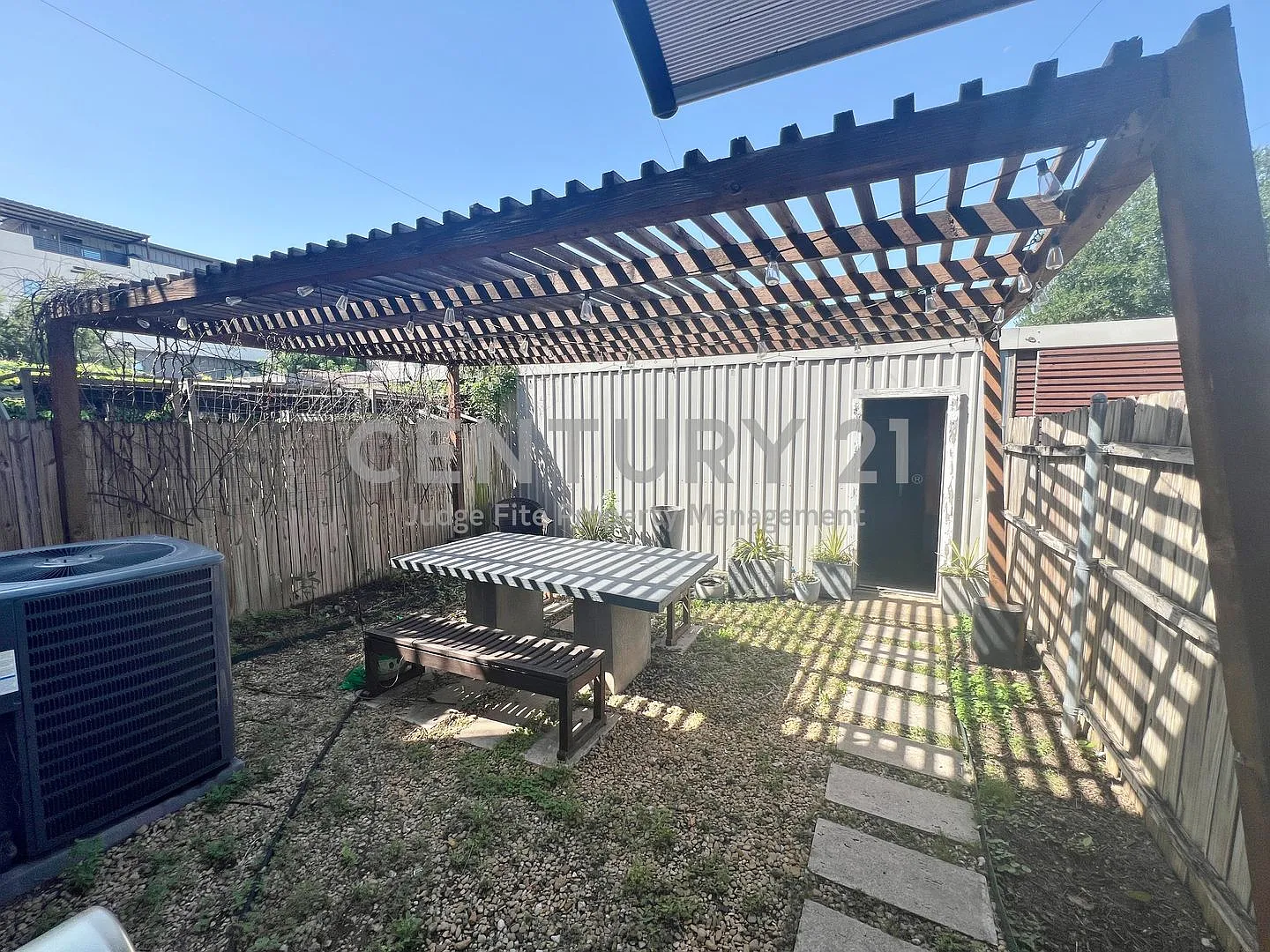 2-Story 2/2/2 Townhome with Great Downtown Views For Rent! — Photo 4