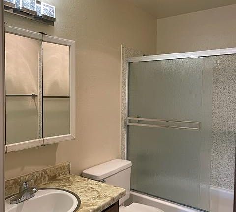 5th image of 325 Brosnan Ct