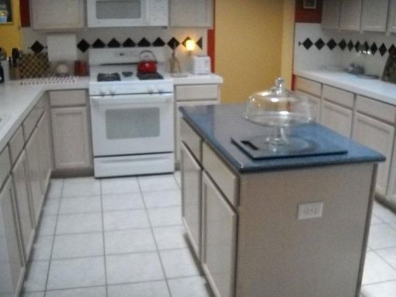 3rd image of 1508 Amelia Dr