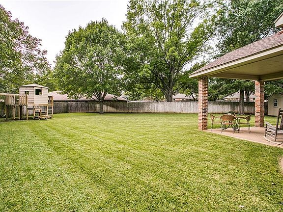 3rd image of 3316 Arcadia Dr
