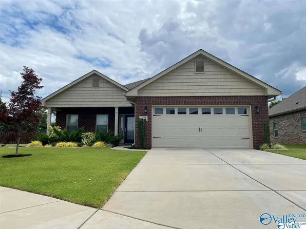 471 E Mossyleaf Dr, Huntsville, AL 35824