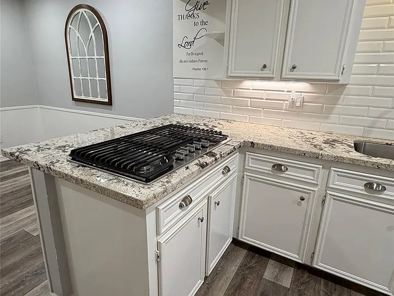 2418 Tinechester Dr — Photo 9