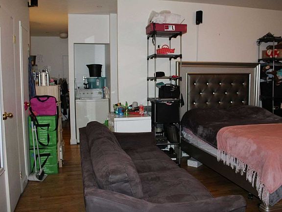 2nd image of 962 E 172nd St APT 5E