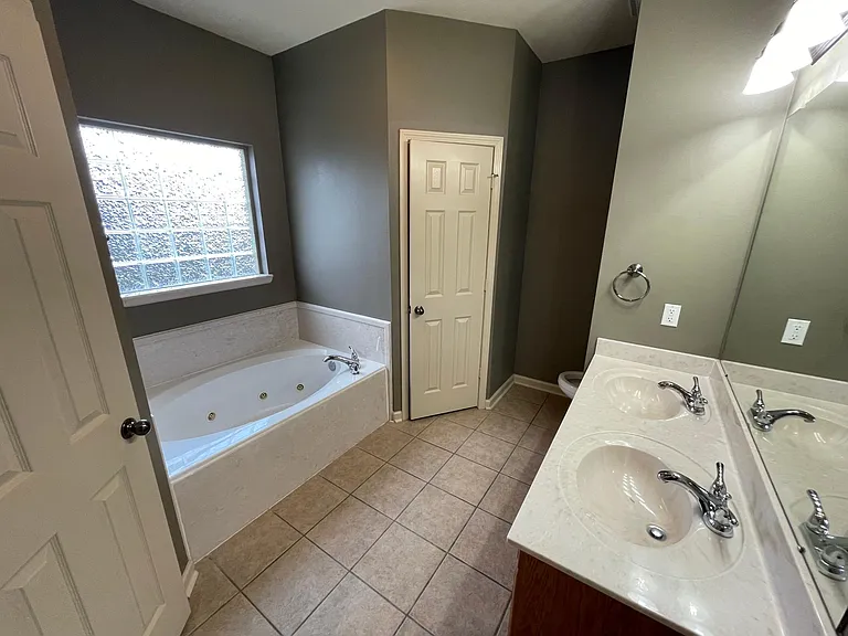 12149 Cypress Park Dr — Photo 16