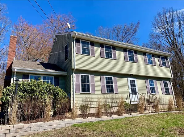 34 Maxson Hill Rd, Ashaway, RI 02804