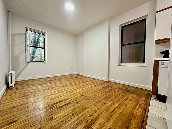 5th image of 206 Saint Nicholas Ave APT 2R