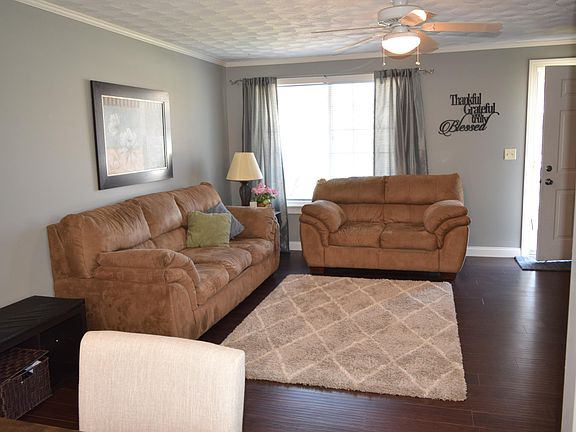 3rd image of 7885 Rustic Woods Dr