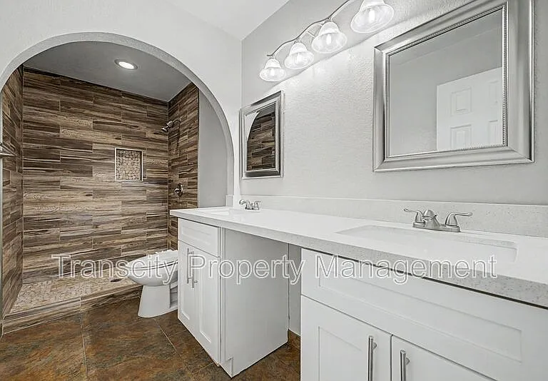 1825 E Secretariat Dr — Photo 12