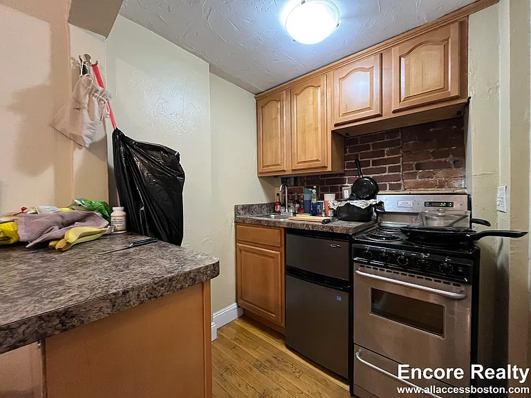 48 Hereford St #2A — Photo 6