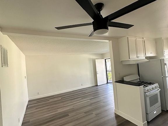 5th image of 3825 Gibraltar Ave
