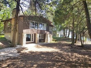 1040 Crescent Ln, Ellison Bay, WI 54210
