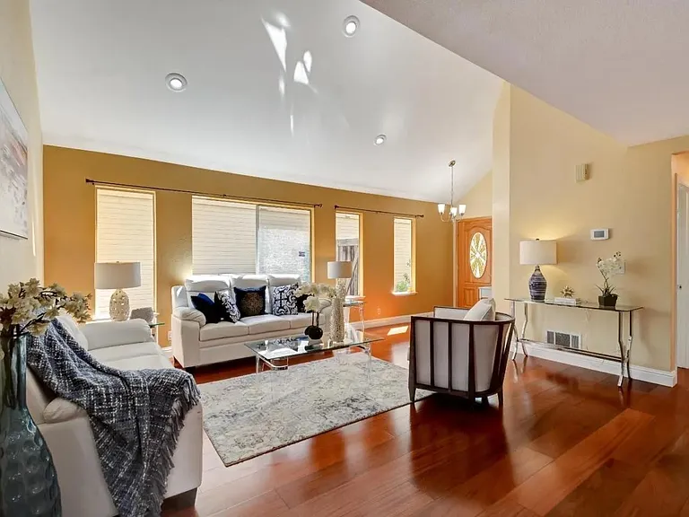 34520 Willbridge Ter — Photo 4