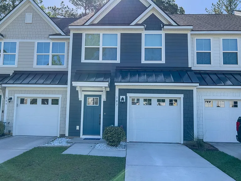 307 Grand Palm Ln — Photo 1