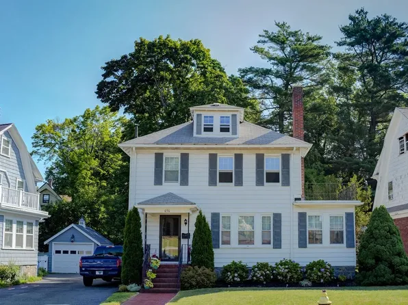 656 W Roxbury Pkwy, Roslindale, MA 02131