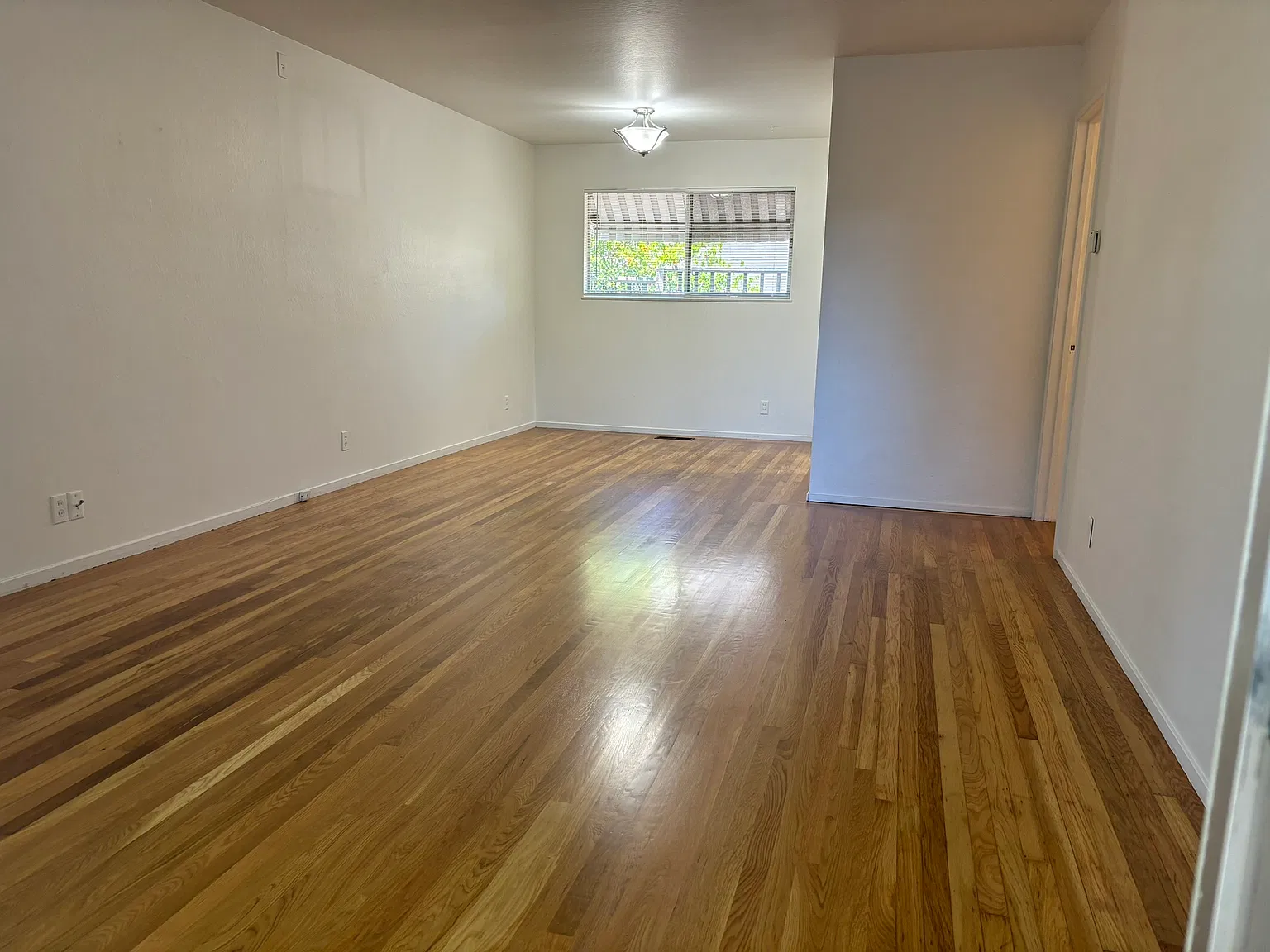 2 bed, 1.5 bath, 950 sqft, $2,800 — Photo 1