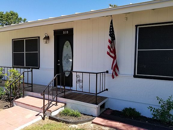 3rd image of 510 W Hackberry St