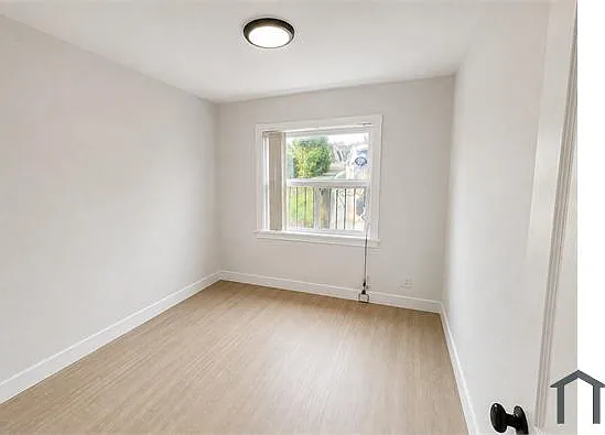 1204 W 65th St — Photo 13