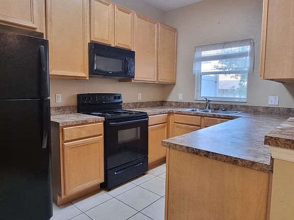 5th image of 2751 Retreat View Cir