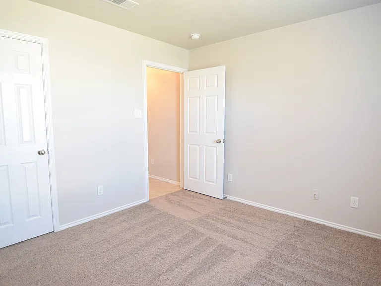 403 Constellation Dr — Photo 18