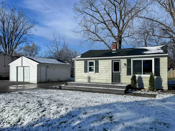 2137 E Scottwood Ave, Burton, MI 48529