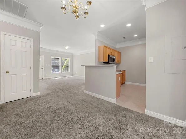 4307 Laurel Hill Ln, Charlotte, NC 28217