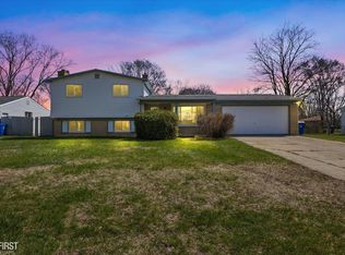1280 Airport Rd, Waterford, MI 48327