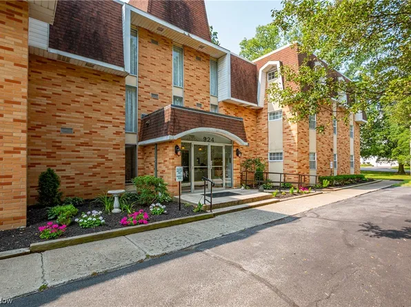 924 Memorial Pkwy APT 206, Akron, OH 44303
